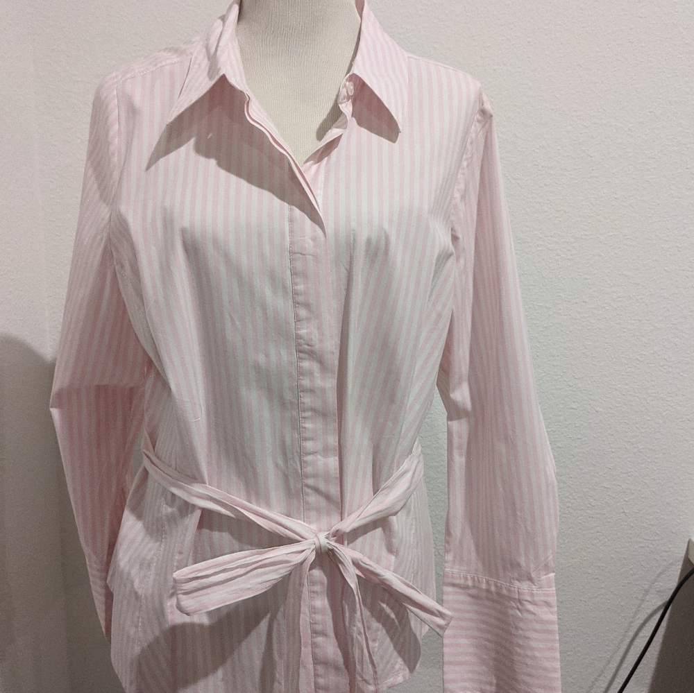 Women's shirt - Picture 1 of 5